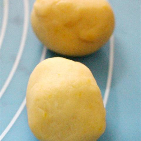 Cách làm bánh ngón tay quỷ