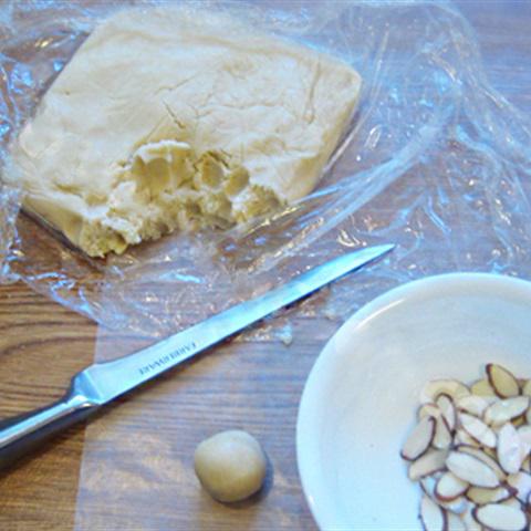 Cách làm bánh ngón tay quỷ