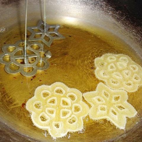 Cách làm bánh nhúng hình hoa