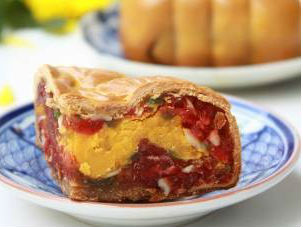 Bánh nướng nhân zăm-bông, xúc xích