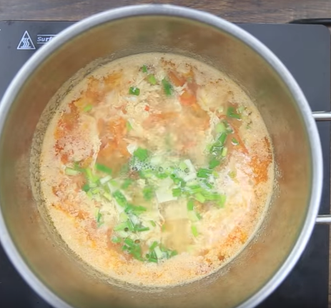 Bánh nướng trà xanh nhân mè đen trứng muối nhìn là thèm, thử là mê