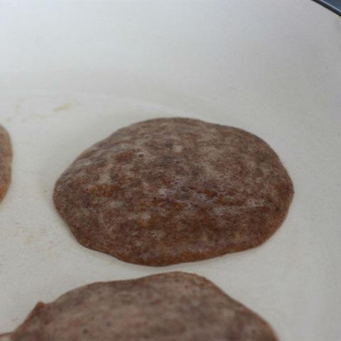 Cách làm bánh pancake chuối chín