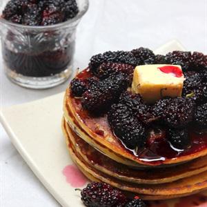 Cách làm bánh pancake dâu tằm