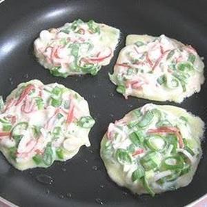 Cách làm bánh pancake thanh cua