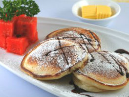 Bánh pancake trái cây