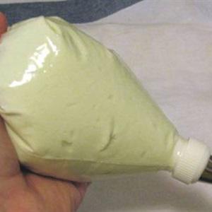 Cách làm bánh phô mai cuộn trái cây