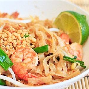 Cách làm bánh phở trộn tôm