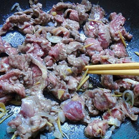 Cách làm bánh phở xào thịt bò