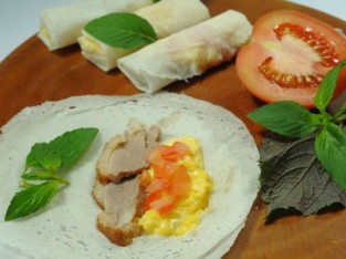 Bánh pía gói vịt rô-ti