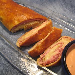 Cách làm bánh pizza cuộn