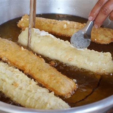 Cách làm bánh que chuối chiên