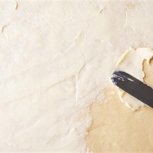 Cách làm bánh quế cuộn mứt dâu