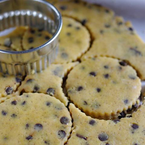 Cách làm bánh quy chocolate chip tẩm đường