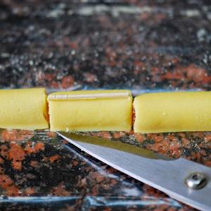 Cách làm bánh quy cuộn mứt thơm