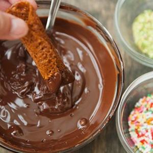 Cách làm bánh quy hạnh nhân tẩm hạt sẻ