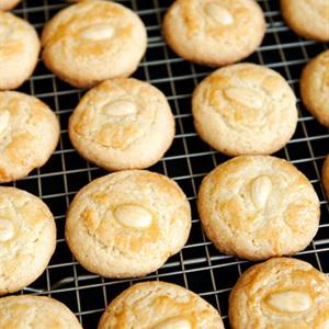 Cách làm bánh quy hạnh nhân vỏ cam
