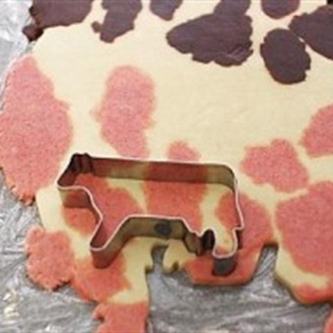 Cách làm bánh quy hình bò sữa