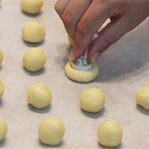 Cách làm bánh quy hình cúc áo