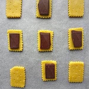 Cách làm bánh quy lồng chữ