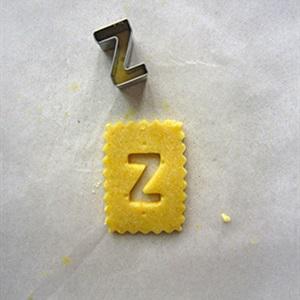 Cách làm bánh quy lồng chữ