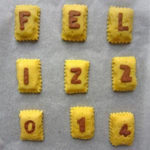 Cách làm bánh quy lồng chữ