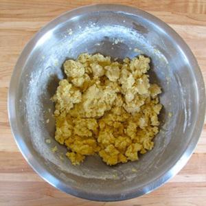 Cách làm bánh quy nhân mứt hình tam giác