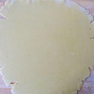 Cách làm bánh quy nhân mứt hình tam giác