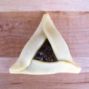 Cách làm bánh quy nhân mứt hình tam giác