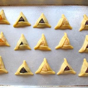 Cách làm bánh quy nhân mứt hình tam giác