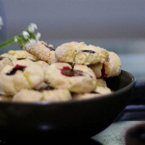 Cách làm bánh quy nhân mứt mâm xôi