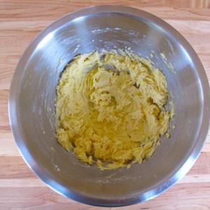 Cách làm bánh quy tẩm hạt cốm