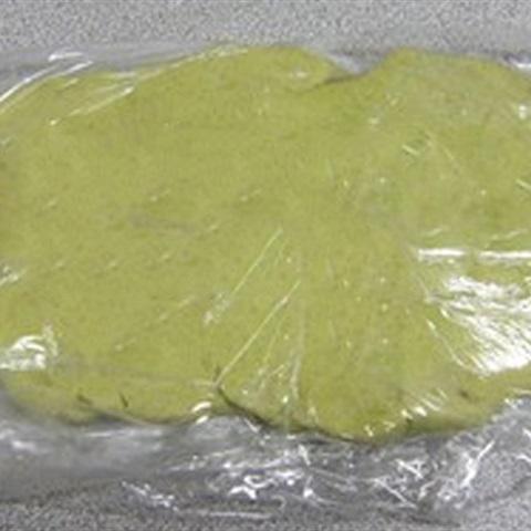 Cách làm bánh quy trà xanh hình cây thông