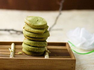 Bánh quy trà xanh và chocolate trắng