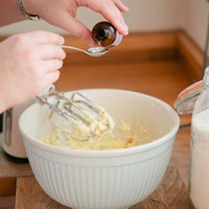 Cách làm bánh quy vani hình trái tim