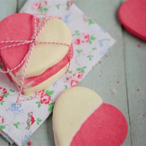 Cách làm bánh quy vani hình trái tim