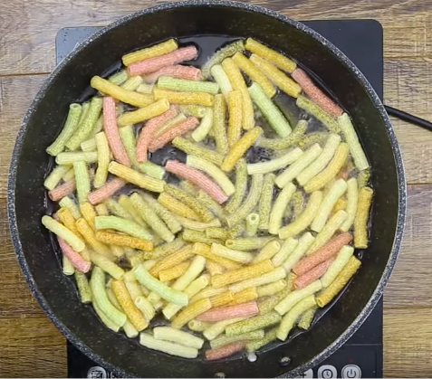 Bánh rắn cuộn xúc xích cực độc và đẹp khiến bé yêu thích mê