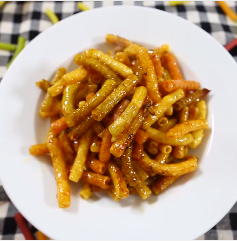 Bánh rắn cuộn xúc xích cực độc và đẹp khiến bé yêu thích mê