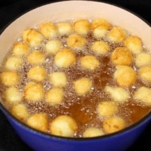 Cách làm bánh rán mini kiểu Ý