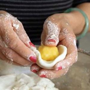 Cách làm bánh rán nhân đậu xanh