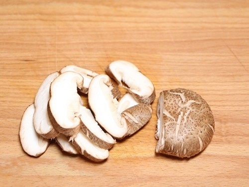 Bánh rán nhân hẹ ngon miệng, độc đáo mà rất đơn giản