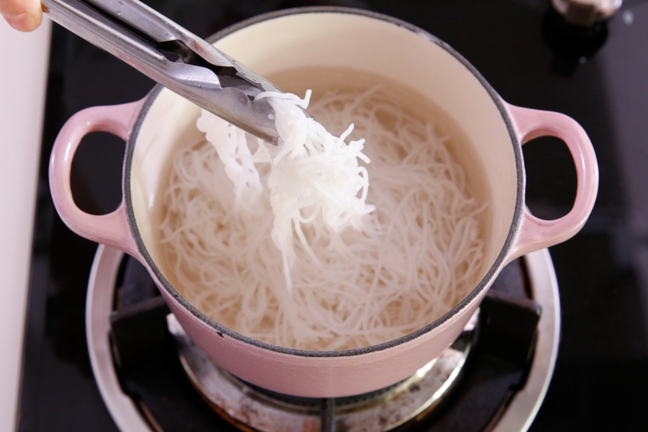 Bánh rugelach kiểu Pháp giòn tan thơm lừng