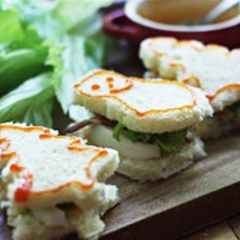 Cách làm bánh sandwich hình cây thông
