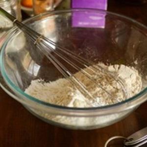 Cách làm bánh scones cuộn hương quế