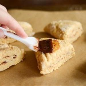 Cách làm bánh scones cuộn hương quế