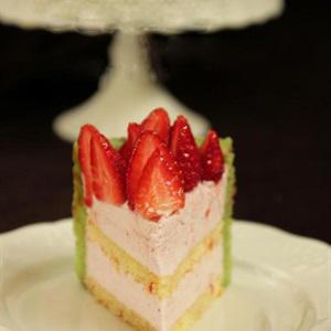 Cách làm bánh sinh nhật dâu tây