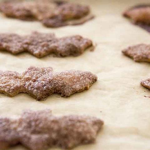 Cách làm bánh snack hương quế