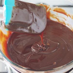 Cách làm bánh su kem nhân chocolate