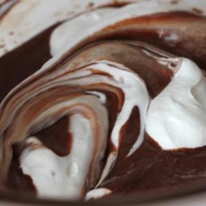 Cách làm bánh su kem nhân chocolate