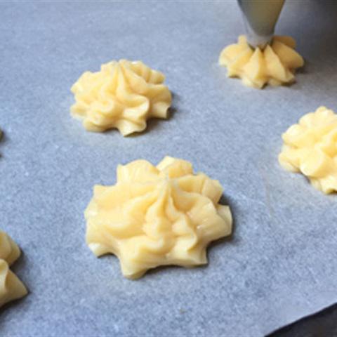 Cách làm bánh su kem xoài