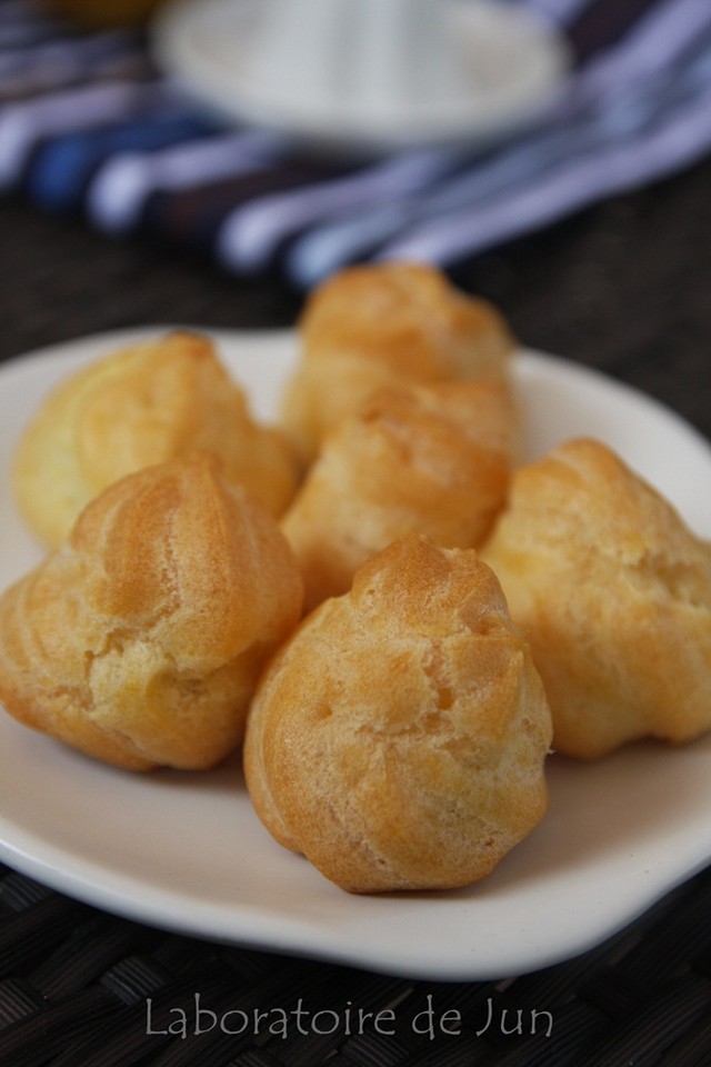 Bánh su nhân kem cam